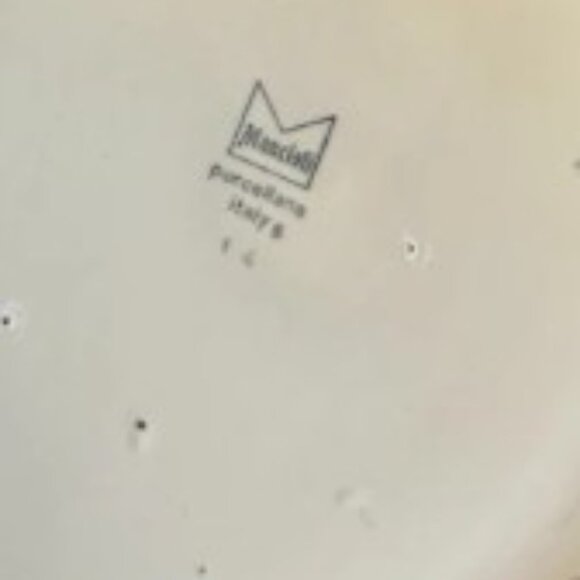 Mancioli Porcelain Casserole Dish, Hand Painted Bird Motif, Italy - Picture 6 of 7